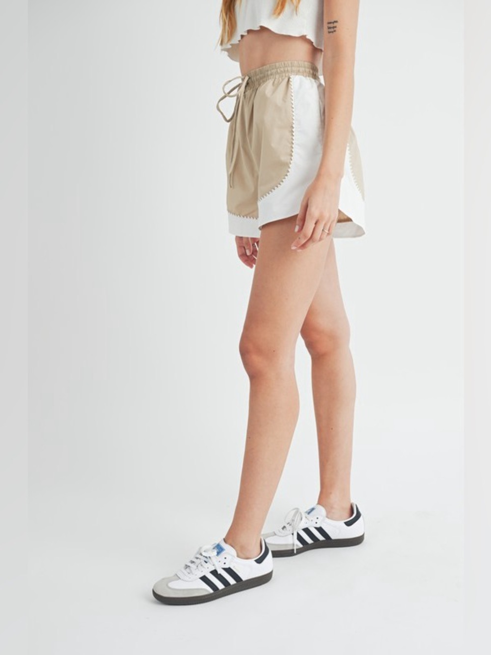 MABLE Drawstring Waist Contrast Trim Detail Shorts - Picture 3 of 7